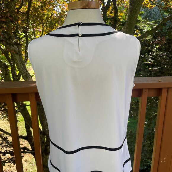 Fabulous Calvin Klein Blouse - Picture 3 of 6